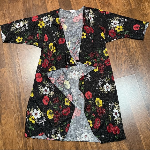 LuLaRoe Tops - Lularoe Shirley  kimono Medium